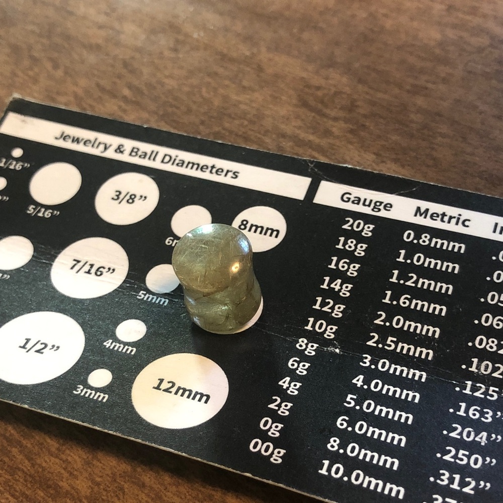 Striated Quartz Saddle Plug 0g